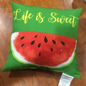 Indoor/outdoor “Life is sweet” decor pillow
